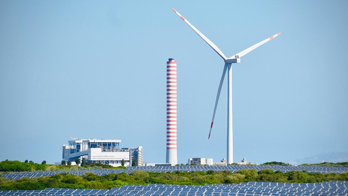 China Ends PV Export Rebates: What's Behind the Policy Shift?
