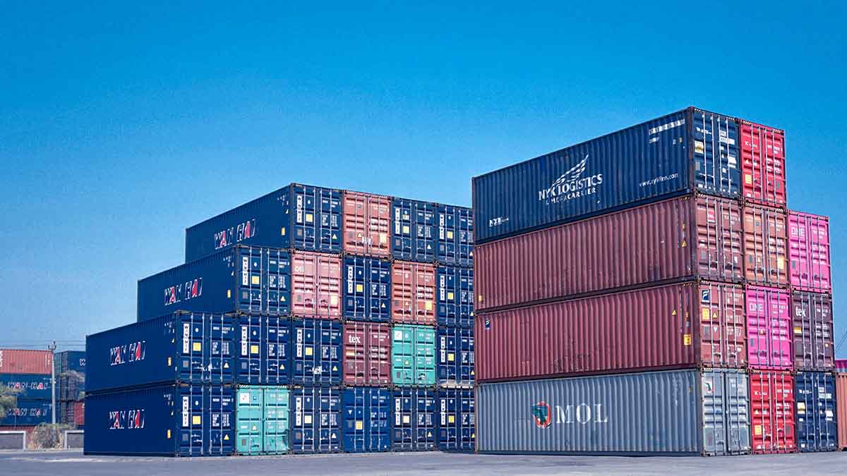 China's PVC Flooring Exports Fall 12.3% in 2025 Despite December Uptick
