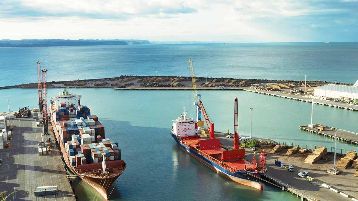 China's Caustic Soda Exports Jump 33.6% in 2025