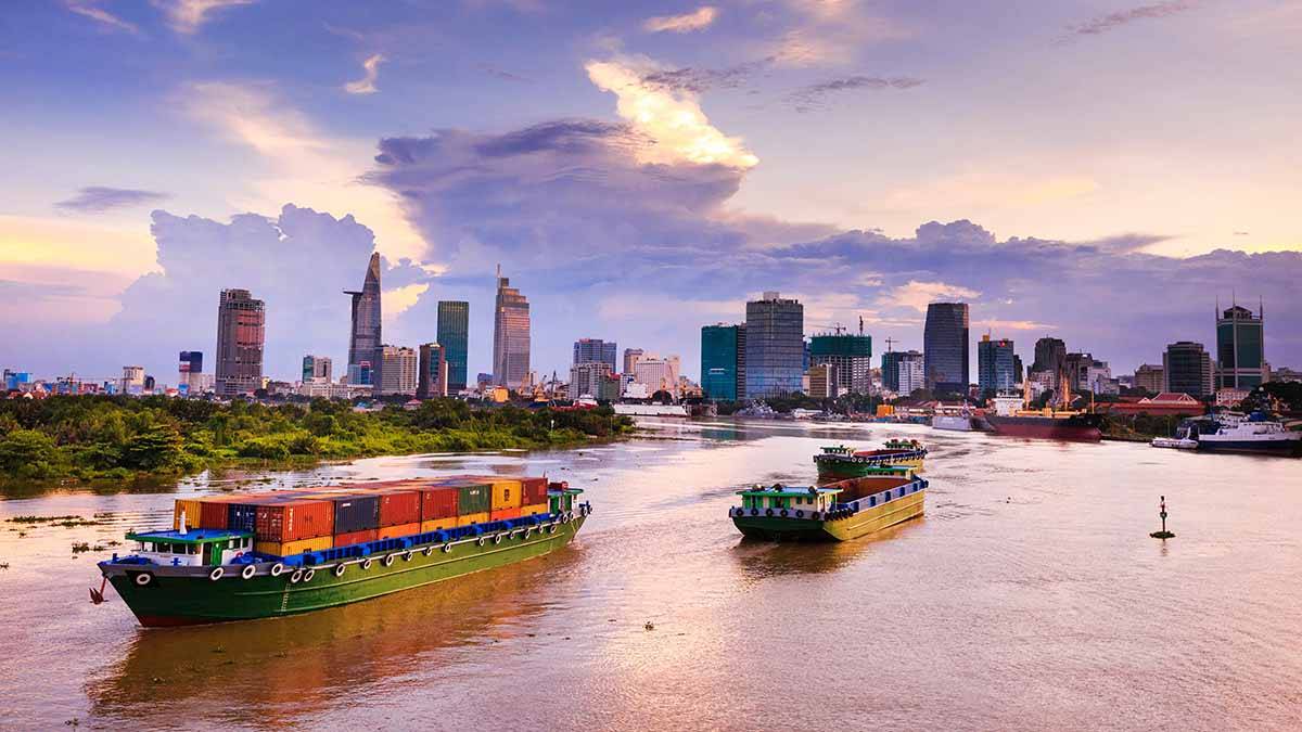 China's Propylene Oxide Trade Plummets in December 2025