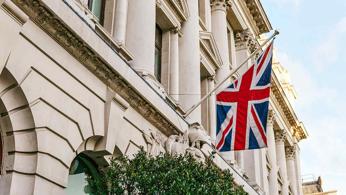 Bank of England Holds Rates as Energy Prices Drive Inflation