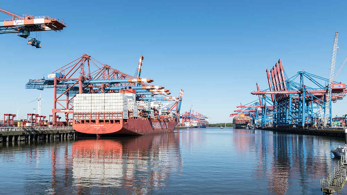 China Crude Salt Imports Down 5.4% in March, Exports Plunge 42.6%