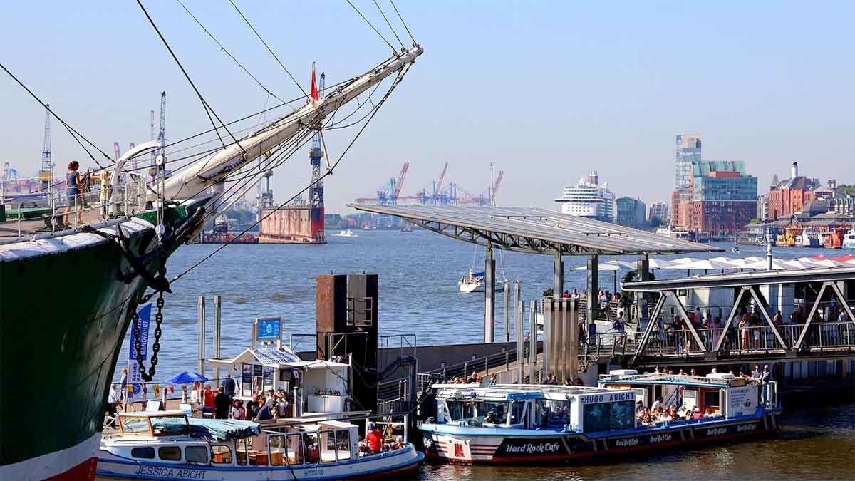 China's EDC Trade in October 2025 Sees Sharp Import Surge and Export Decline